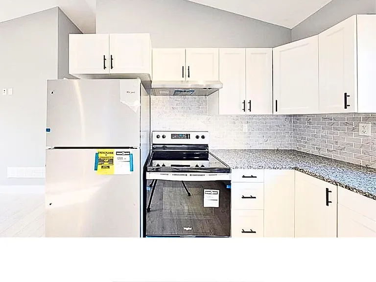 77 Godfrey Dr — Photo 7