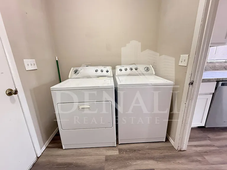 10921 W Sells Dr — Photo 19