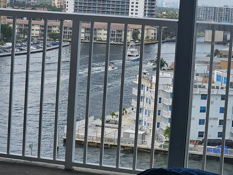 1965 S Ocean Dr #9 — Photo 53