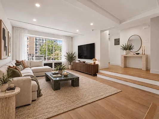 Living room, photo 2
