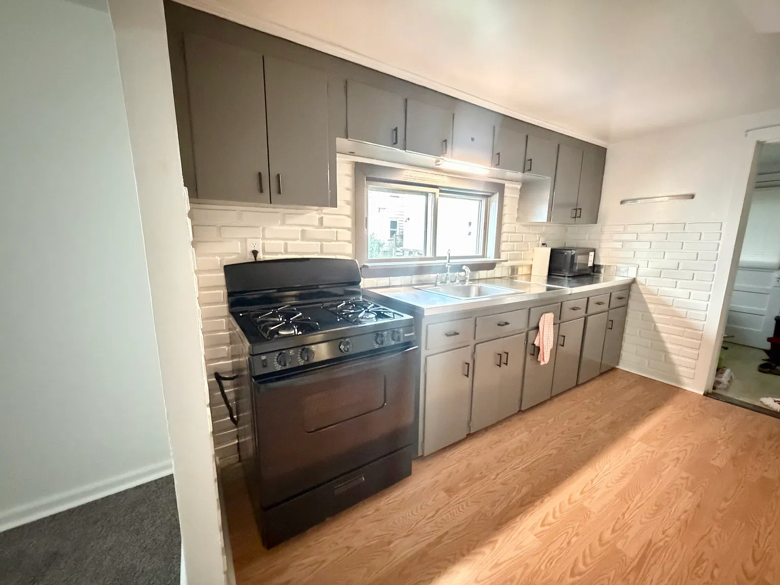 2 bed, 1250 sqft, $850 — Photo 3