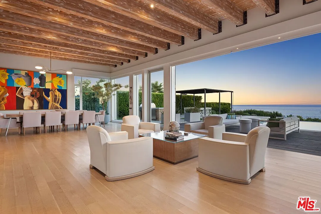 4 bed, 6.0 bath, 8110 sqft, $45,000 — Photo 3