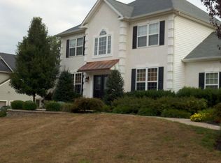 214 Creekside Dr, New Hope, PA 18938