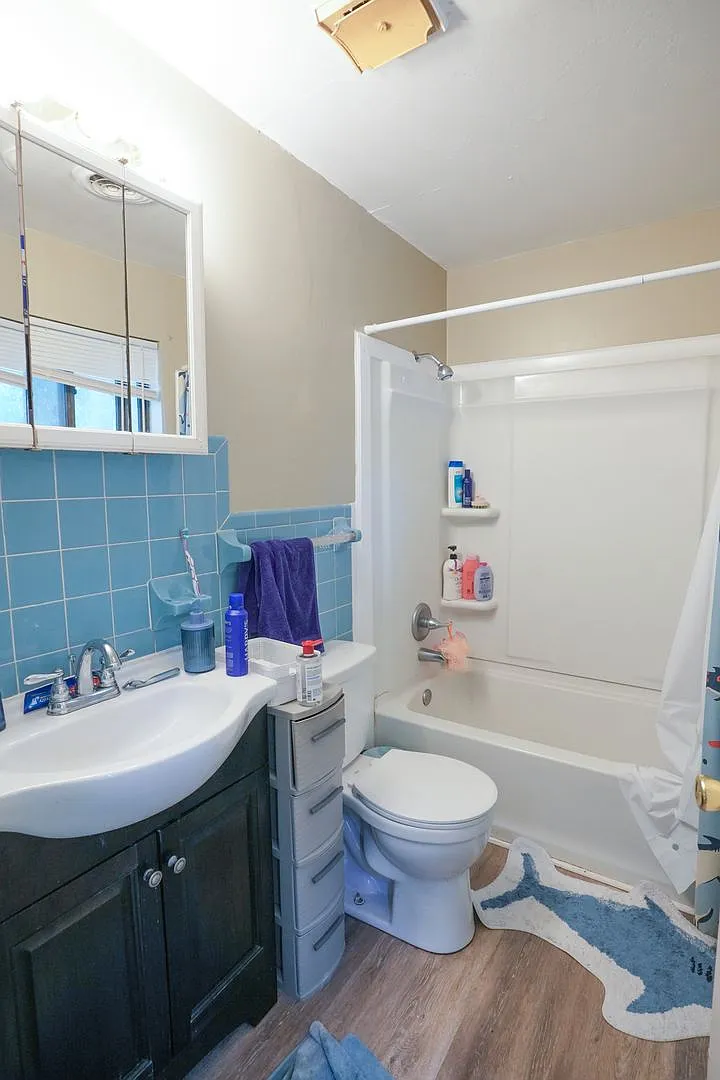 729 Golfview Drive | 2 Bedroom / 1 Bathroom Campus Rental — Photo 3