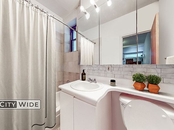 5th image of 340 E 62nd St APT 14