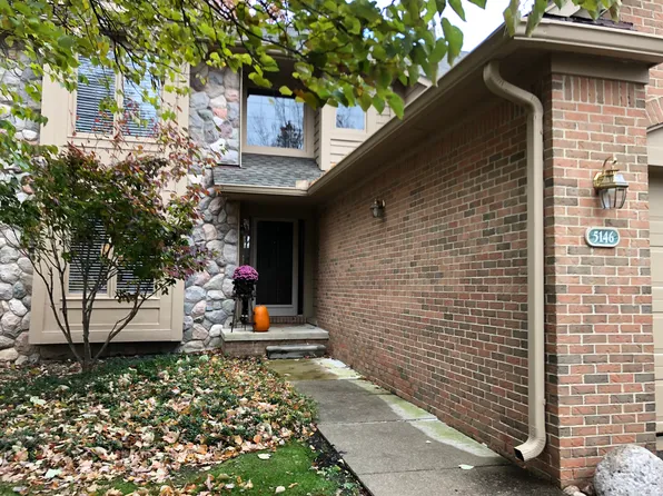5146 Lagoons Cir, West Bloomfield, MI 48323