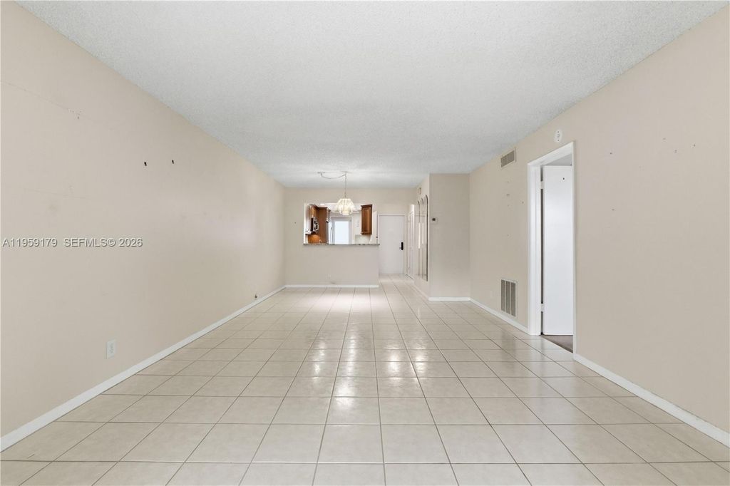 2350 NE 14th Street Cswy APT 507, photo 8