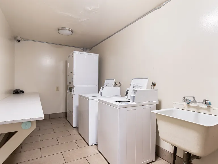 Berkeley Park Apartments — Photo 11