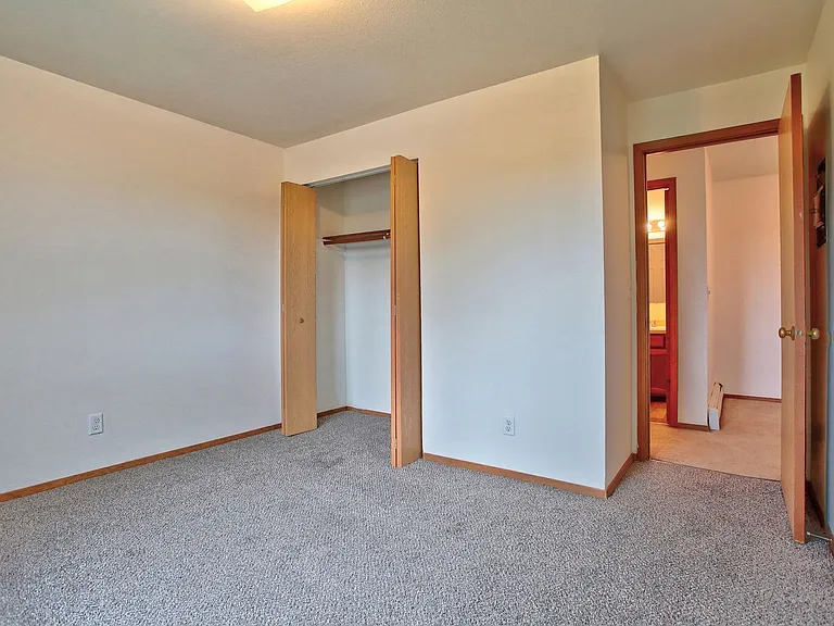 1019 Abbey Ct #8 — Photo 8
