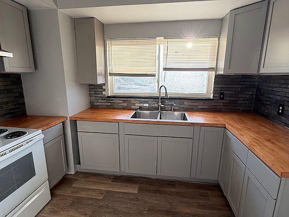 2nd image of 2333 Rustic Rd #11591031