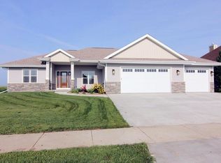 1412 Spahn Dr, Waunakee, WI 53597