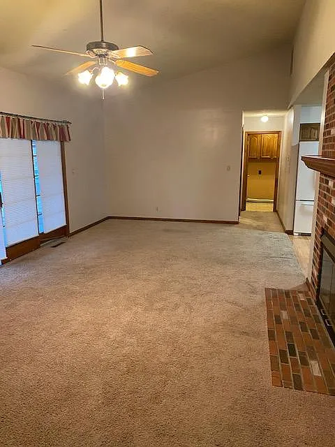 3 bed, 1600 sqft, $2,000 — Photo 2