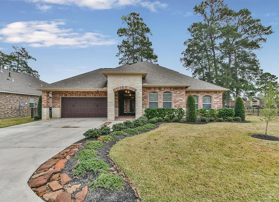 1st image of 19702 Fairway Island Dr