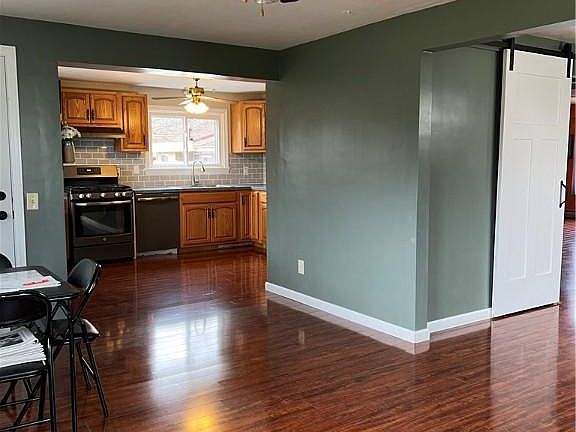 5th image of 3601 Vineland Ave