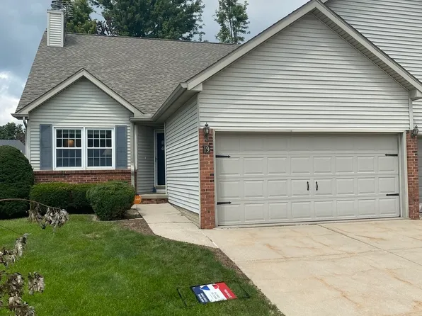 19 Crystal Ct, Bloomington, IL 61704
