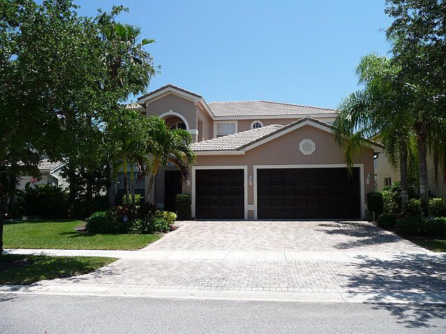 Home For Sale In Saturnia Isles