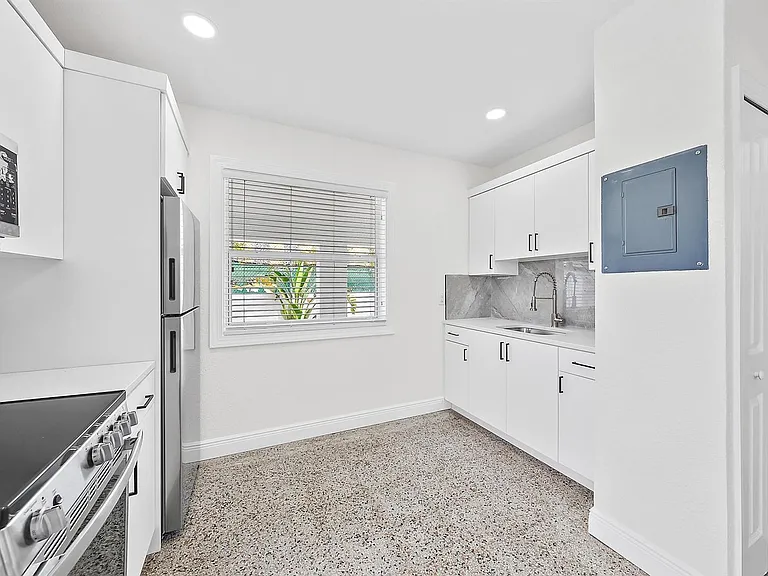 3808 Broadway #3 — Photo 6