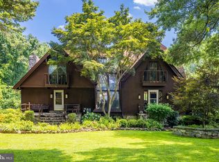 548 River Bend Rd, Great Falls, VA 22066