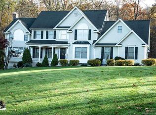 21 Bayberry Ln, New Milford, CT 06776