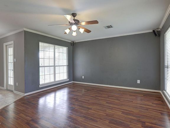 5th image of 221 Royalton Pkwy