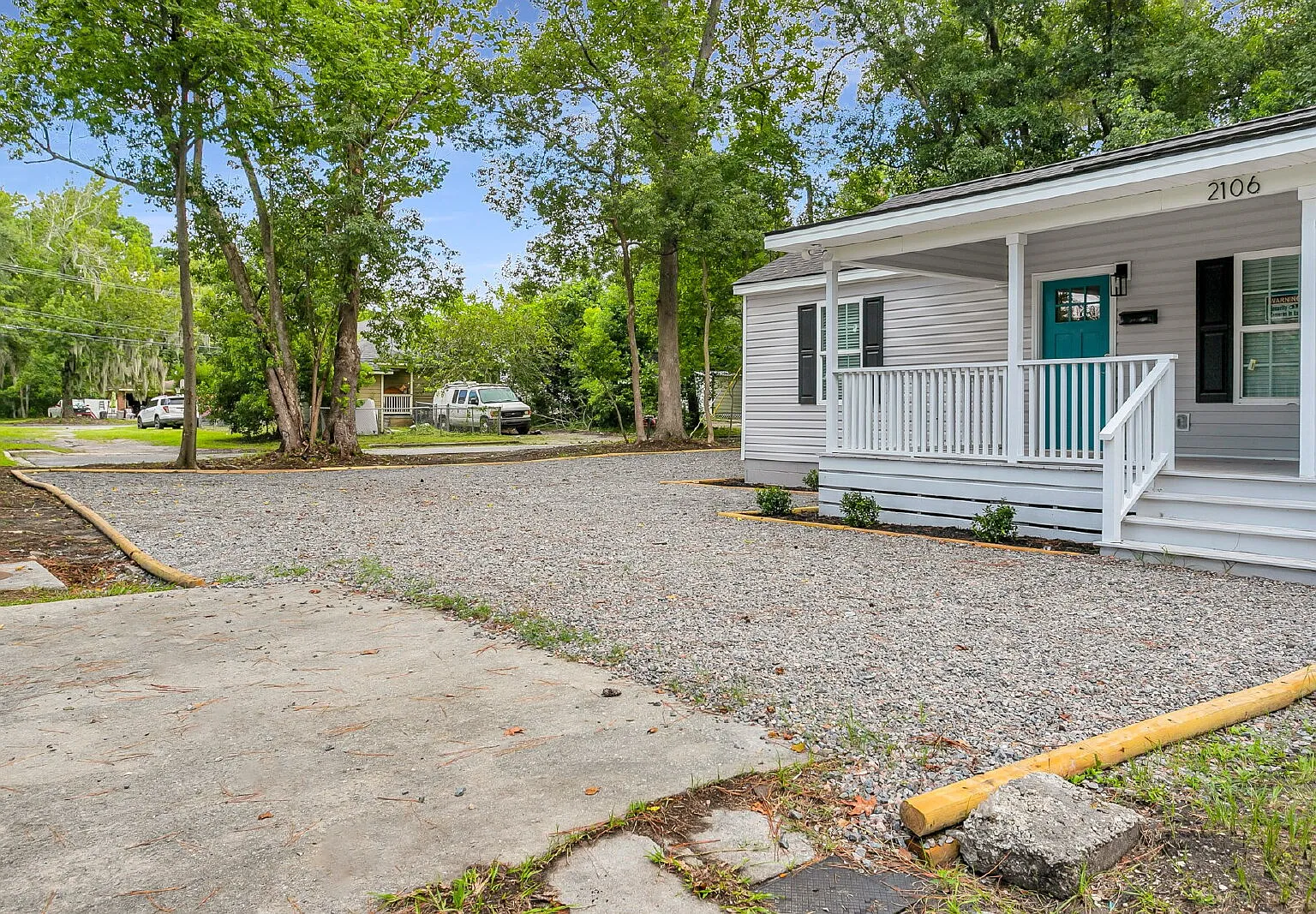 2 bed, 1.0 bath, 750 sqft, $1,600 — Photo 2