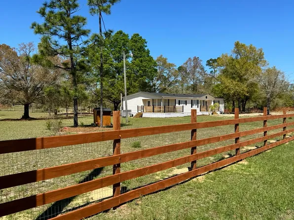 20433 Amber Ln, Fountain, FL 32438