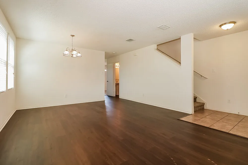 3 bed, 2.5 bath, 2376 sqft, $2,935 — Photo 2
