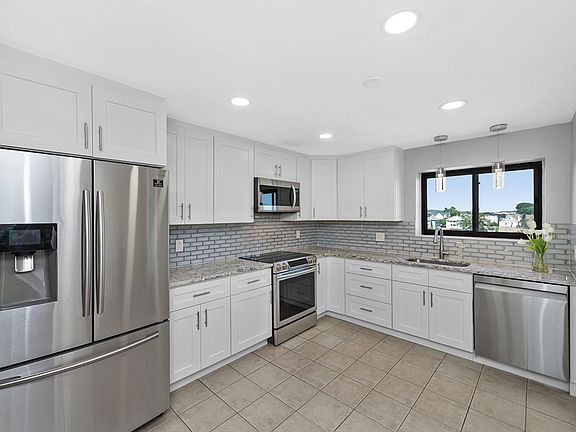 3rd image of 28 9th St APT 608