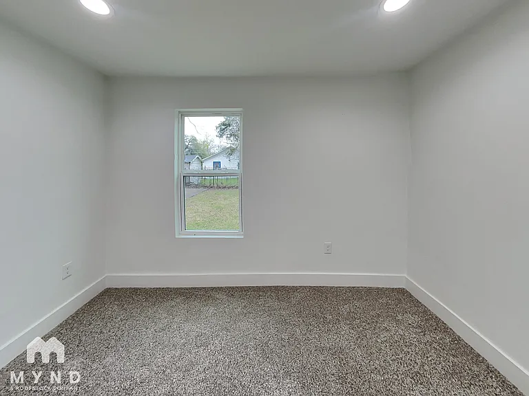 2718 Lawrence St — Photo 7