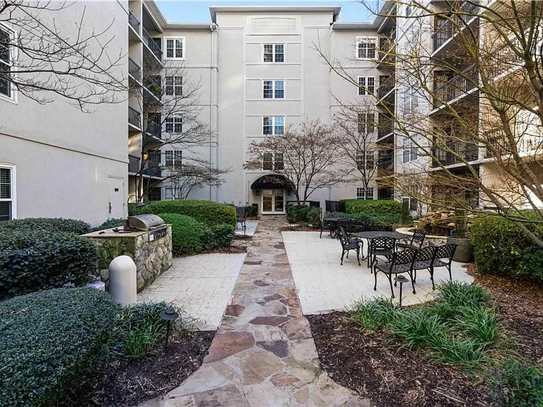 1075 Peachtree Walk NE #A203 — Photo 3
