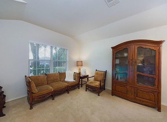 5th image of 2303 John Tee Dr