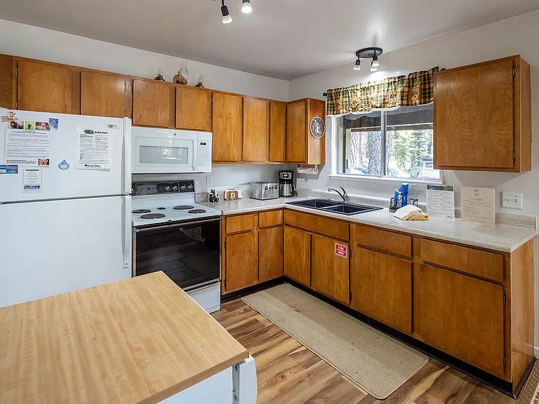 700 Carnelian Cir — Photo 11