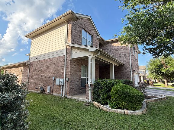 3rd image of 14813 Fernhill Dr
