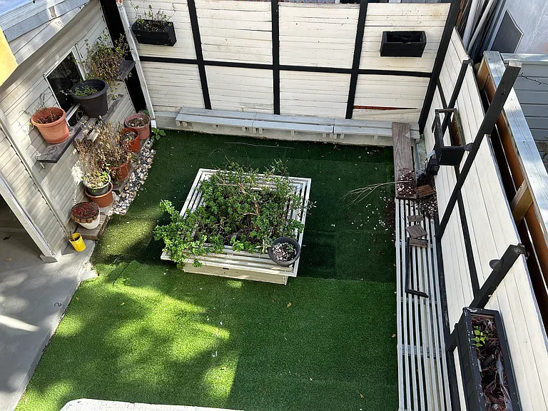 260 Webster Ave #B — Photo 16