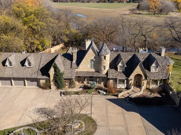 1002 S Maize Rd, Wichita, KS 67209