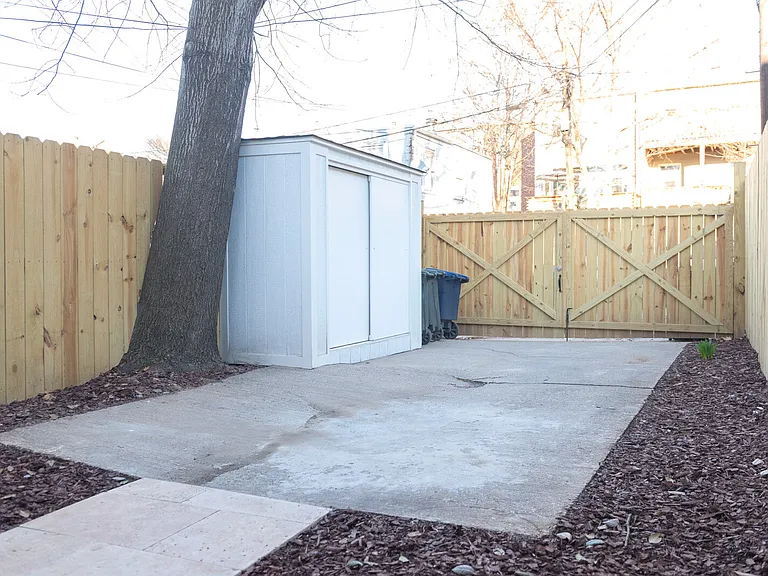 609 10th St NE — Photo 33