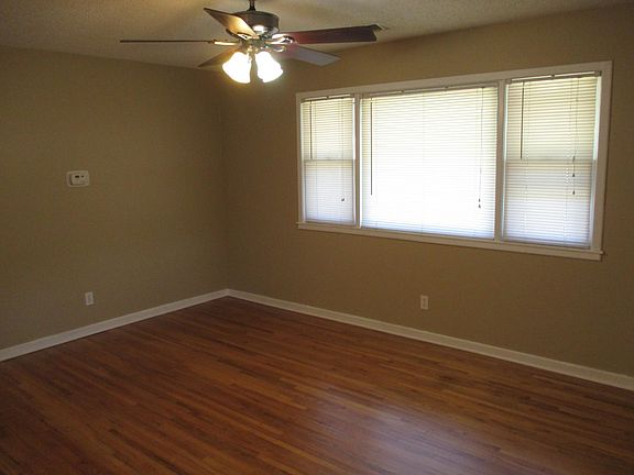 3rd image of 403 S Kessler St