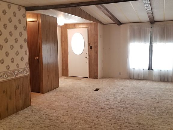 3rd image of 20 Riverfront Dr S