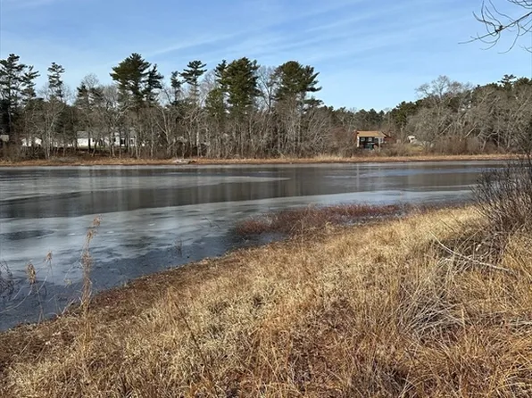 24 Weaver St, Wareham, MA 02571