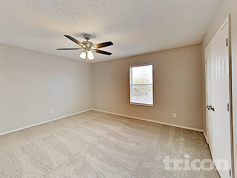 1688 Wildrose Dr — Photo 14