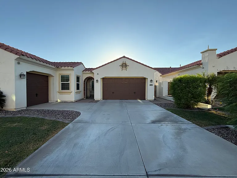 3320 S Waterfront Dr — Photo 1