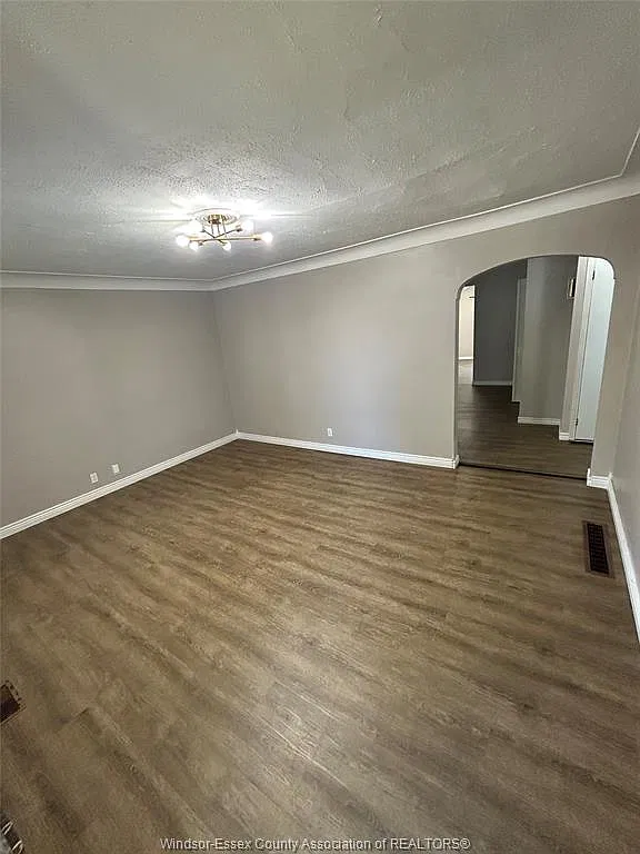 3 bed, $2,300 — Photo 3