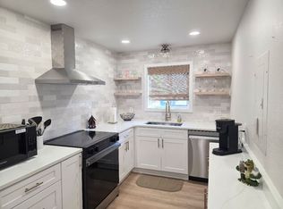 65 Beach Ln APT B, Crystal River, FL 34429