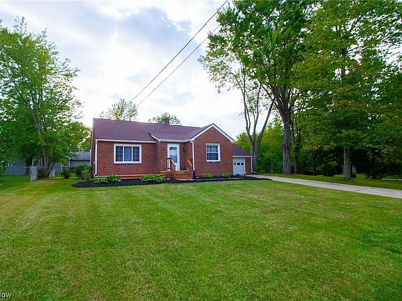 3rd image of 210 Forest Hill Dr