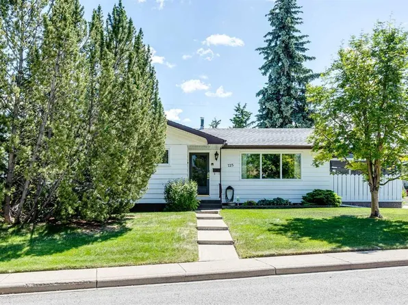 723 N Seattle Dr SW, Calgary, AB T2W 0M8