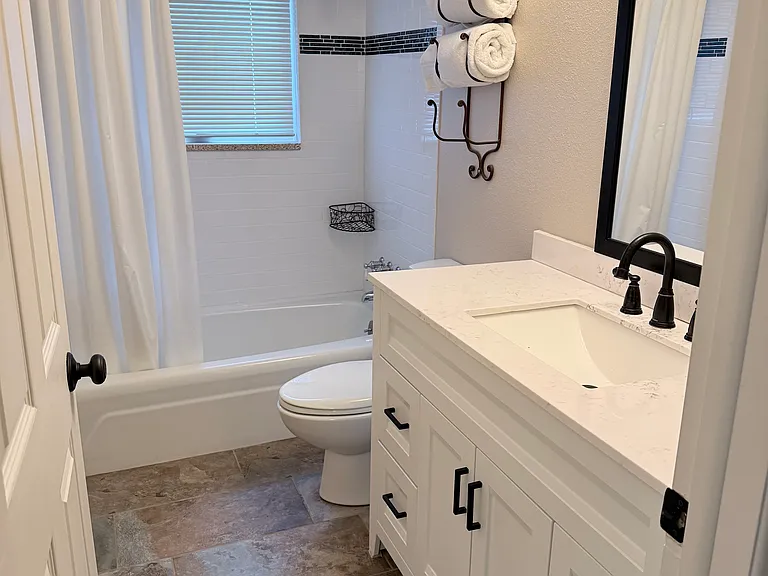 4250 Grinnell Ave — Photo 19