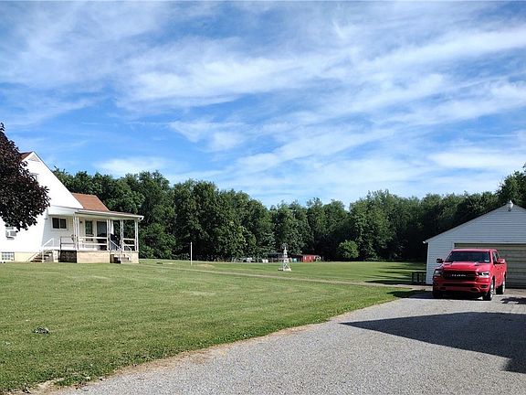 4th image of 6213 Tuscarawas Rd
