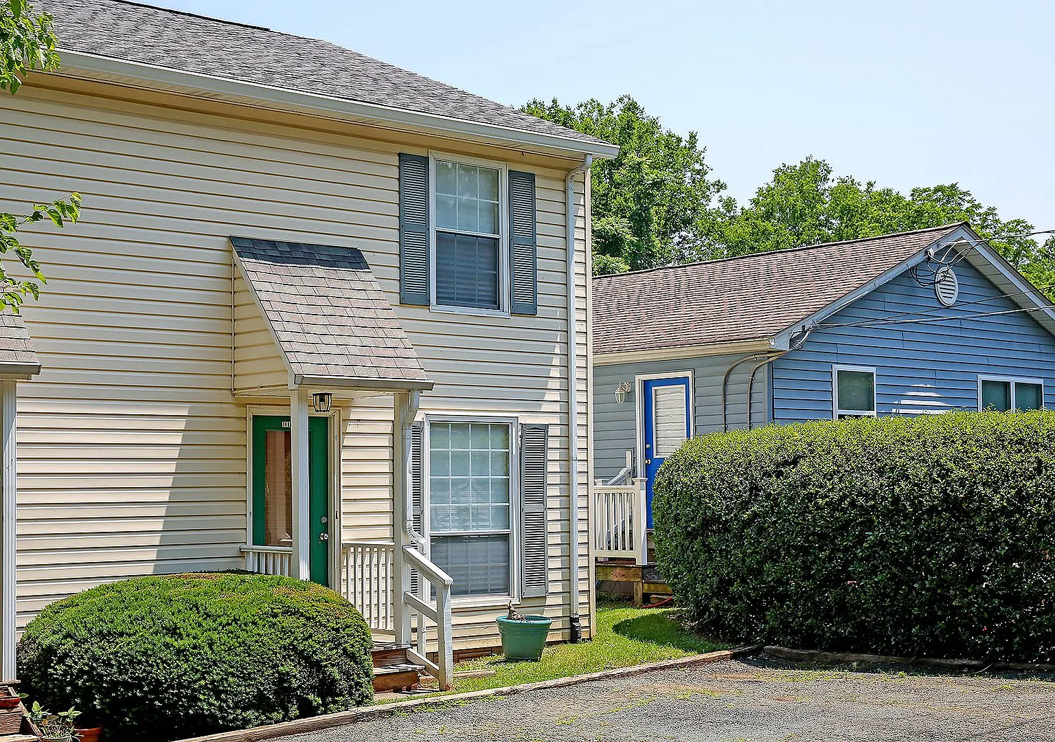 Woolen Mills Duplex Convenient to Pantops & Downtown — Photo 2
