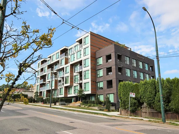 5399 Joyce St #105, Vancouver, BC V5R 4G3