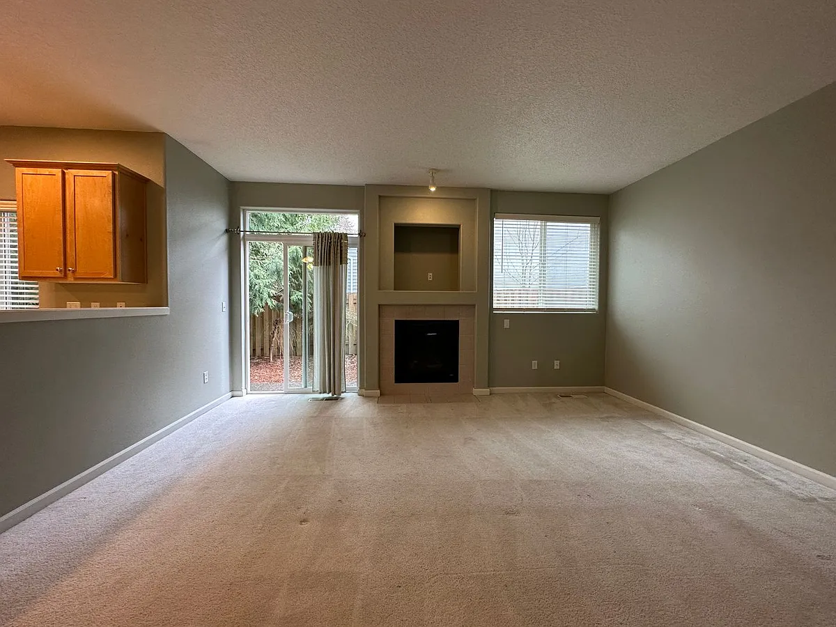 Building Photo - 1573 NE Challis Pl